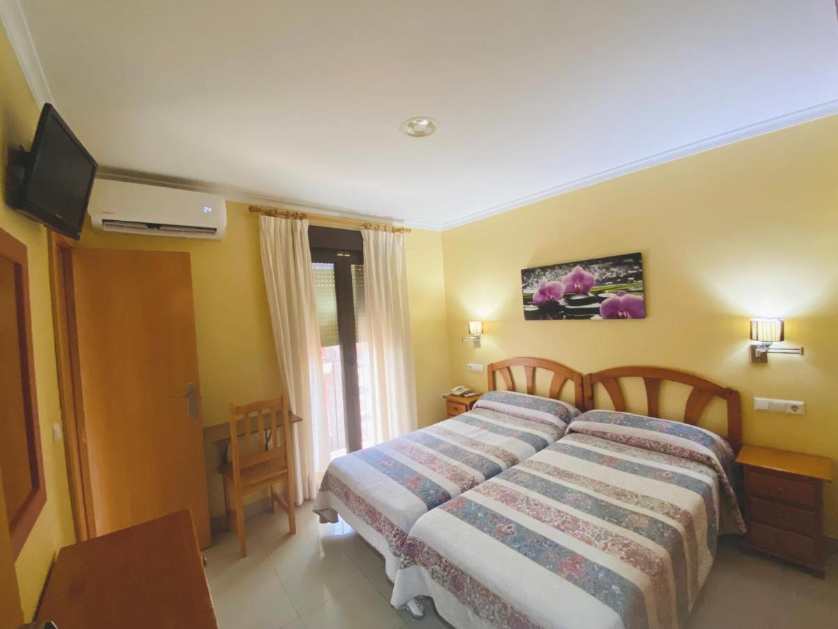 Hostal L'Anfora دينايا المظهر الخارجي الصورة