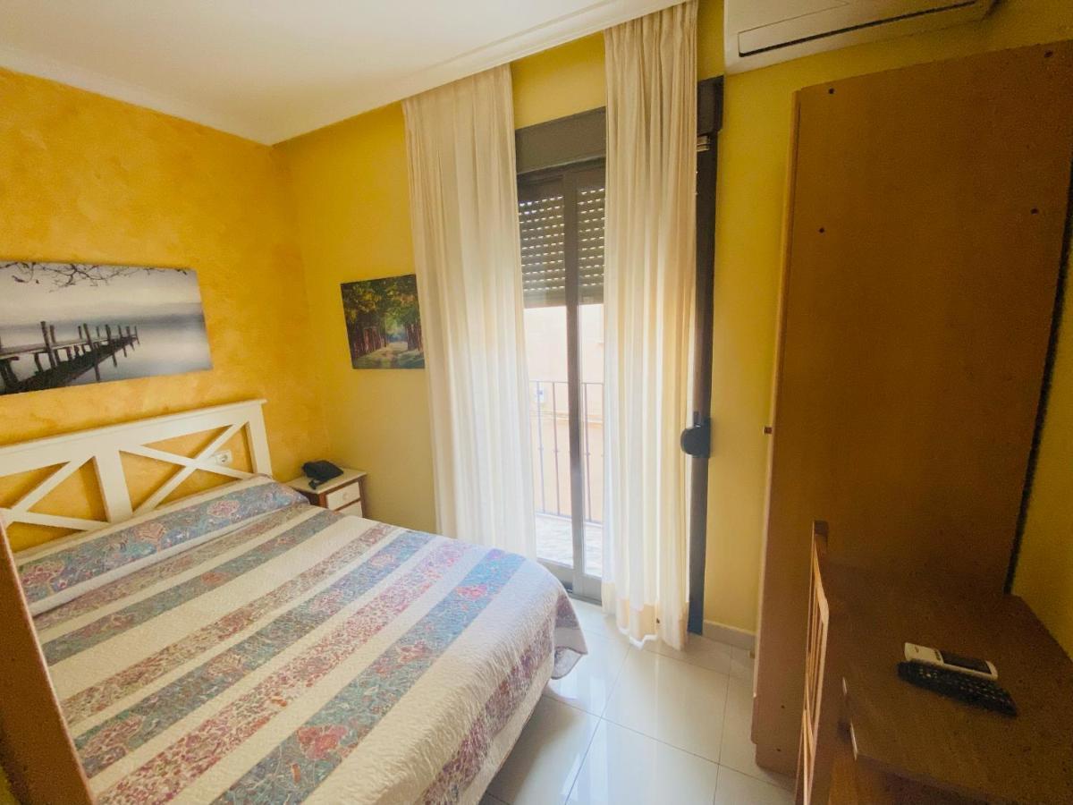 Hostal L'Anfora دينايا المظهر الخارجي الصورة